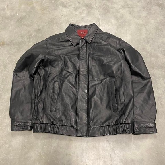 The Unbranded Brand Jackets & Blazers - vintage black leather jacket